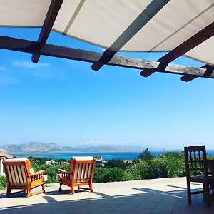 Couette-café Amaremare, Stintino